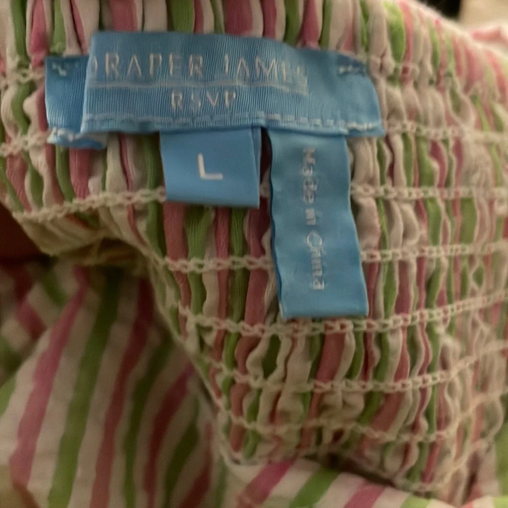 NWT Draper James Flutter Sleeve Top. Large - Picture 8 of 9